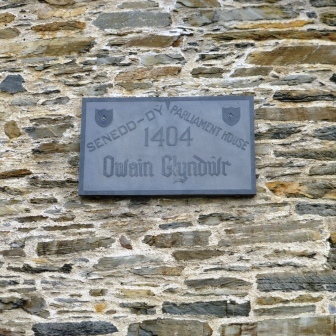 /image/upload/eifion/Senedd_Du_Owain_Glyndwr.JPG