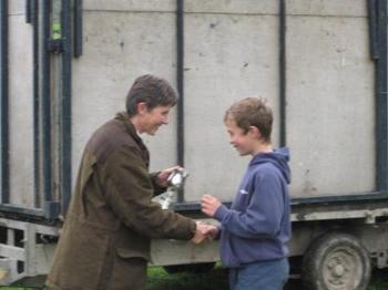 /image/upload/eifion/llywydd_efo_plentyn_plas_pigot.JPG